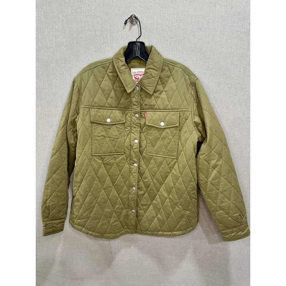 NWOT women’s Levi’s Army Green Quilted Jacket w/ pockets Zip‎ & Snap Closure M